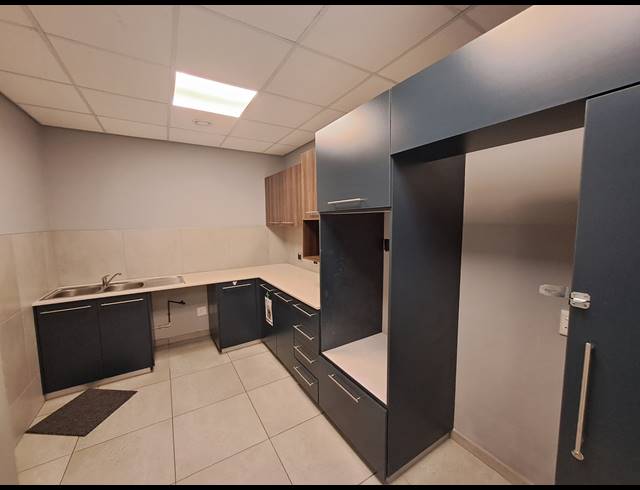 3,438M² OFFICE FOR SALE IN WAVERLEY